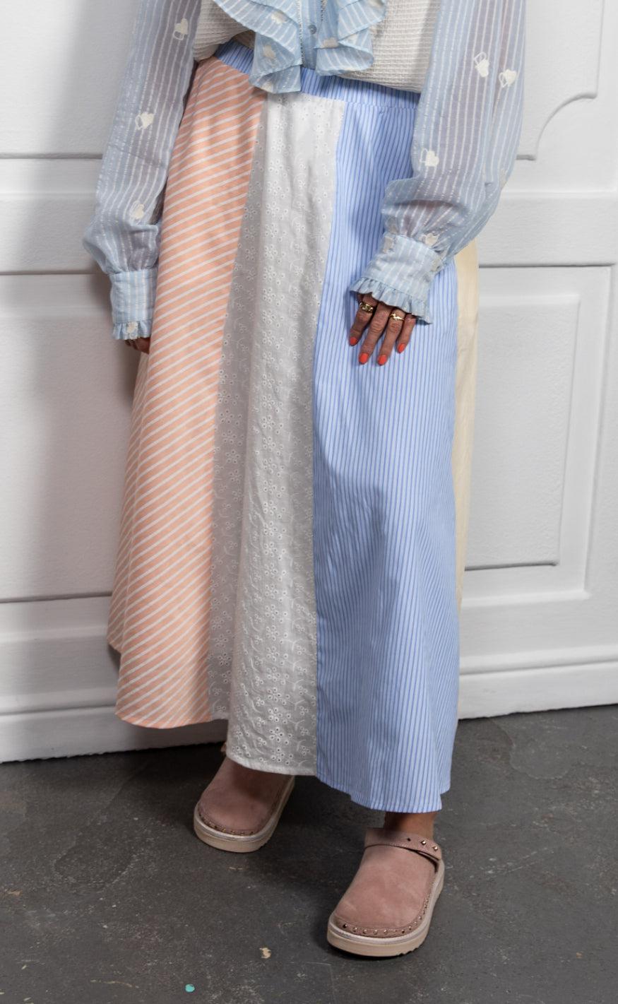 Stories From The Atelier Nederdel - The Wind - Blue Stripes