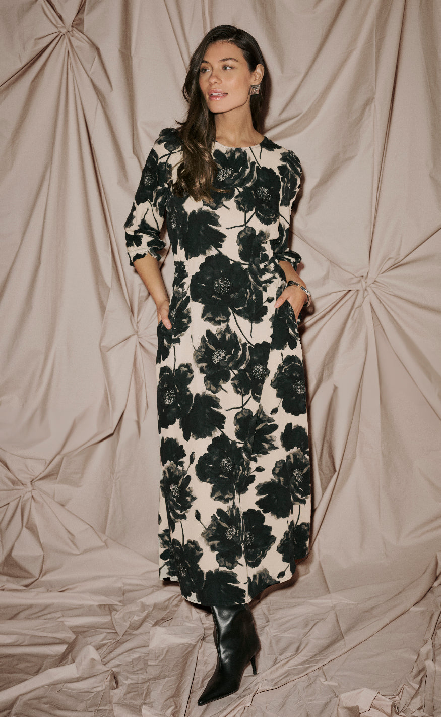 Culture Kjole - Rachel Elitha - Black/offwhite Flower