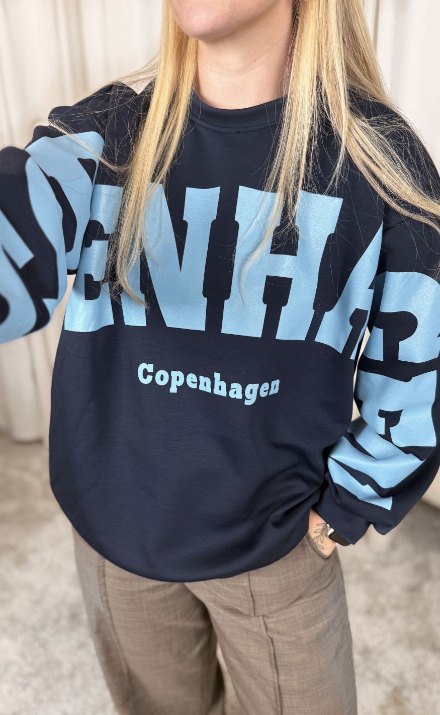 Marta Du Chateau Sweatshirt - Hibiscus - Navy/sky