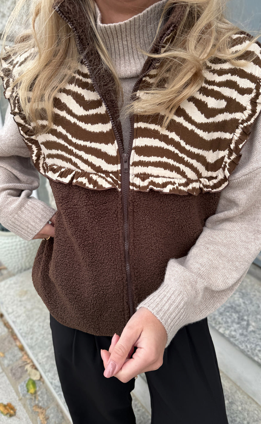 Say Ina Copenhagen Fleece Vest - Fia - Dark Brown W. Zebra