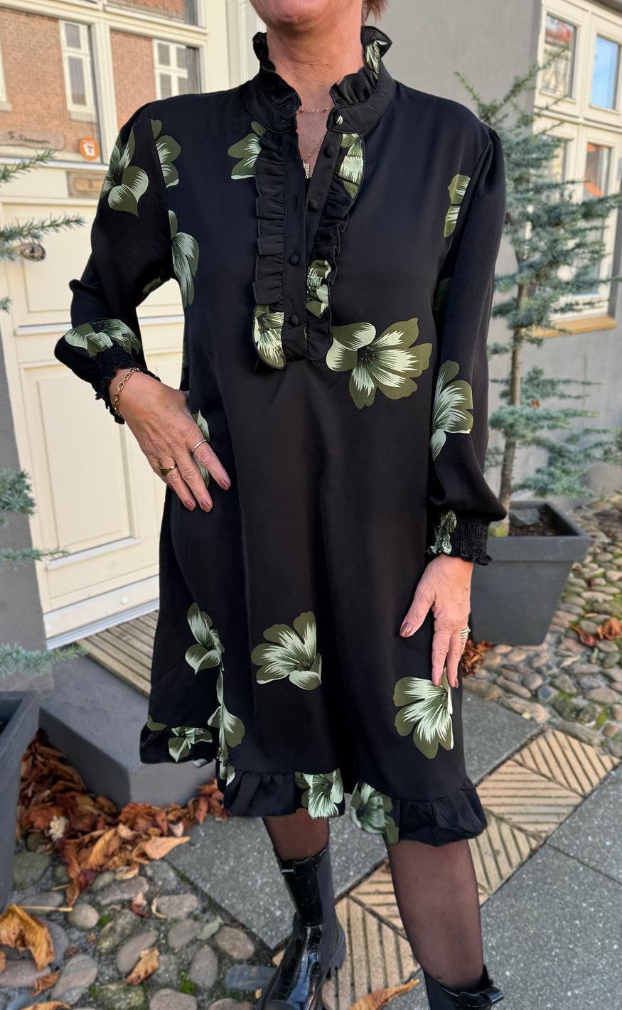Say Ina Copenhagen Kjole - Pia - Black W. Green Flower