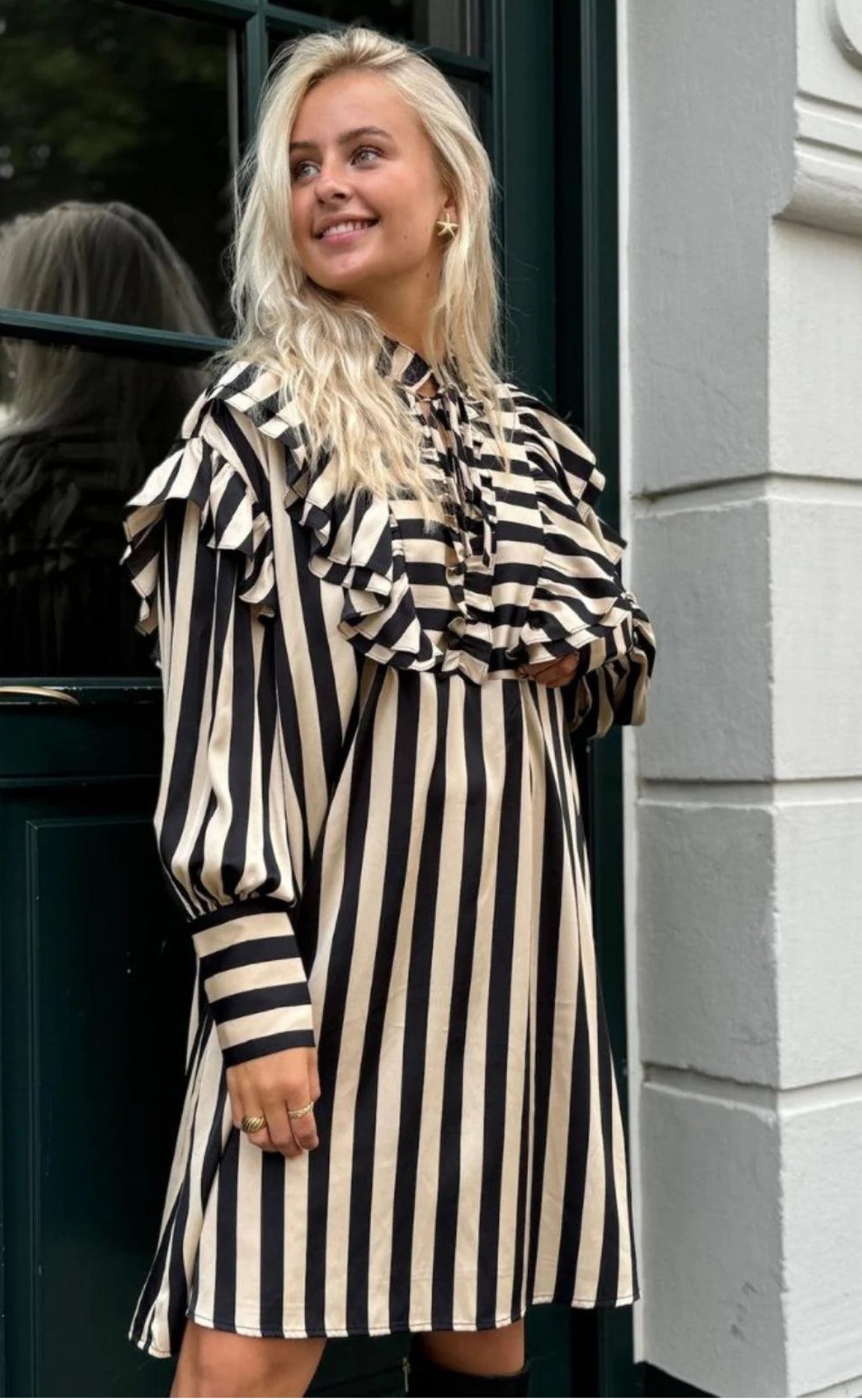 Stories From The Atelier Kjole - When You Belive - Black/cream